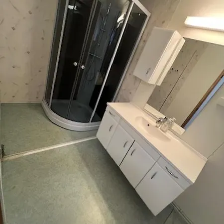 Stor Funksjonell Bolig Med Bat بيت ضيافة