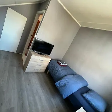 Stor Funksjonell Bolig Med Bat بيت ضيافة Kjøpsvik