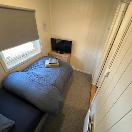 Stor Funksjonell Bolig Med Bat بيت ضيافة Kjøpsvik