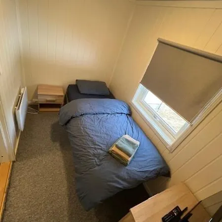 Stor Funksjonell Bolig Med Bat بيت ضيافة Kjøpsvik