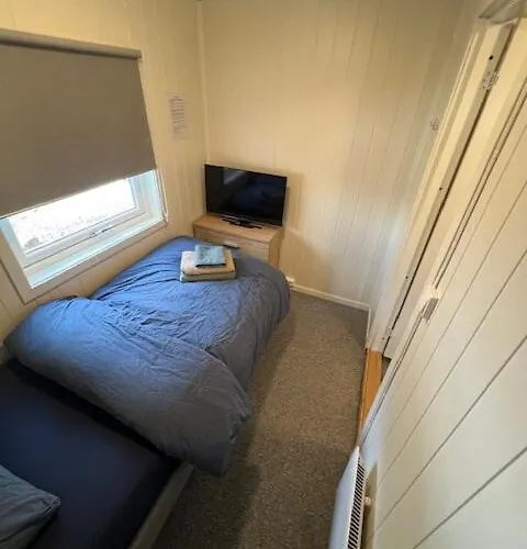 Stor Funksjonell Bolig Med Bat Gæstehus Kjøpsvik