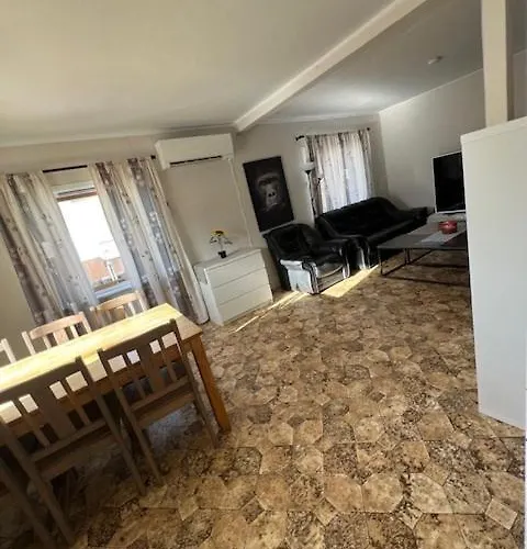 Stor Funksjonell Bolig Med Bat *