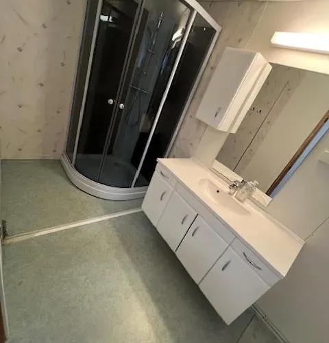 Stor Funksjonell Bolig Med Bat Maison d'hôtes