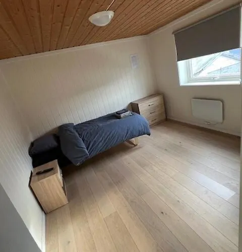 Stor Funksjonell Bolig Med Bat Maison d'hôtes Kjøpsvik