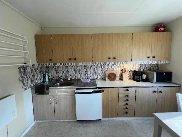 Stor Funksjonell Bolig Med Bat Maison d'hôtes